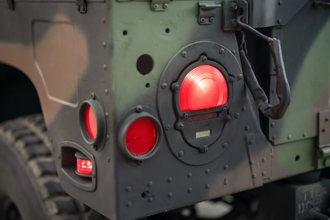 1999 Hummer HMMWV - Image 14 of 31