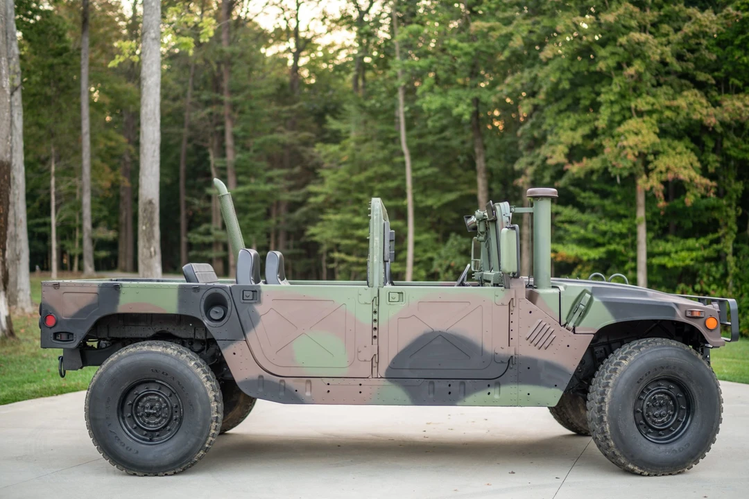 1999 Hummer HMMWV - Image 9 of 31