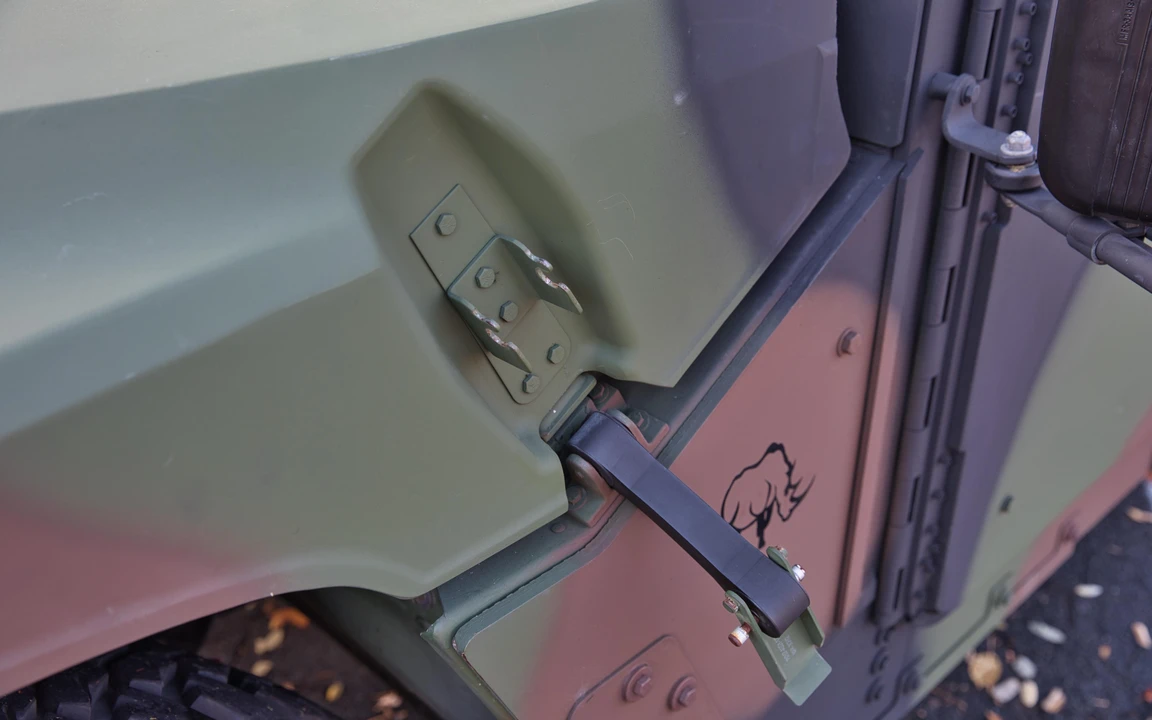 1999 AM General Hummer - Image 27 of 31