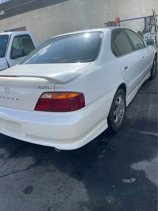 1999 Acura TL 2nd Gen - Image 4 of 8