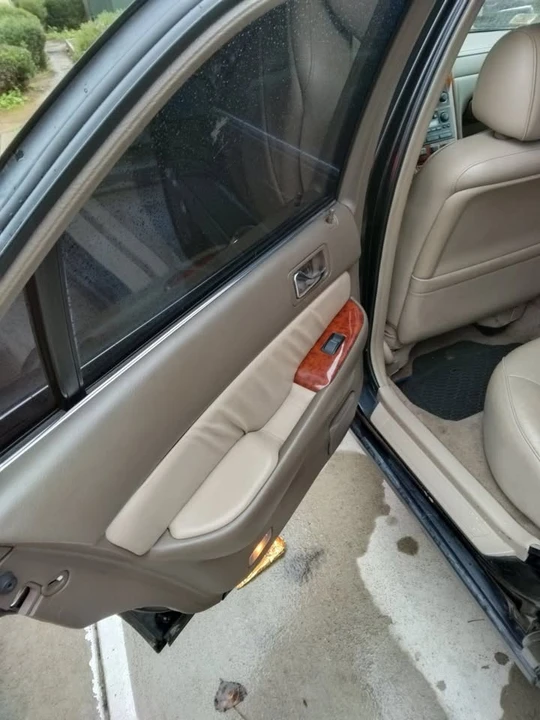 1999 Acura RL 1st Gen - Image 8 of 11