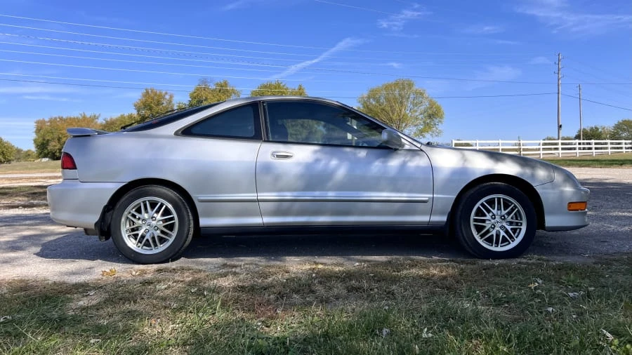 1999 Acura Integra 3rd Gen - Image 2 of 31