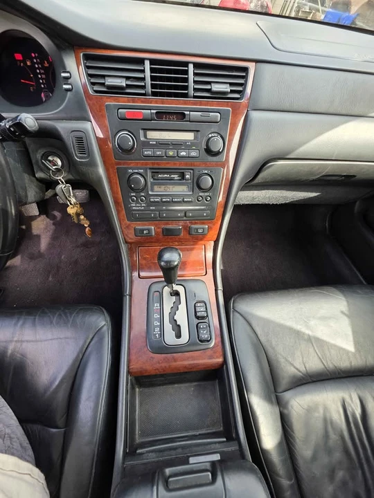 1999 Acura RL 1st Gen - Image 9 of 11