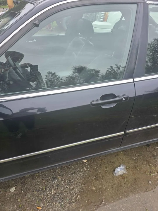 1999 Acura RL 1st Gen - Image 11 of 11