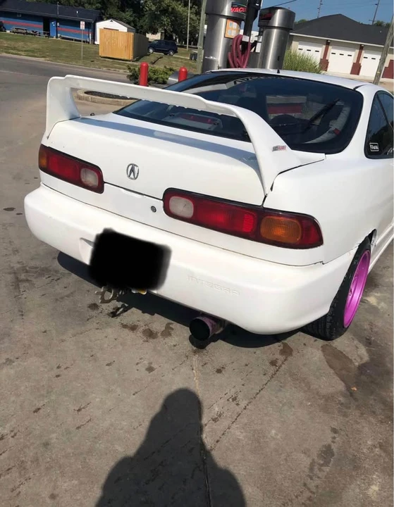 1999 Acura Integra 3rd Gen - Image 2 of 11