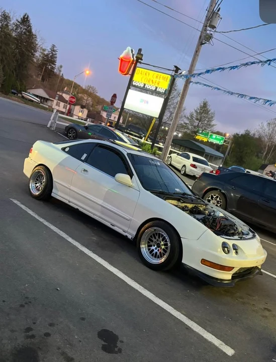 1999 Acura Integra 3rd Gen - Image 2 of 9