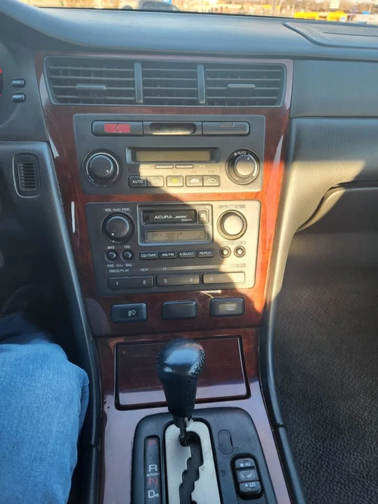 1999 Acura RL 1st Gen - Image 9 of 11
