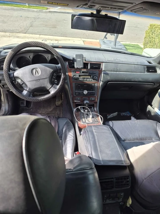 1999 Acura RL 1st Gen - Image 6 of 8