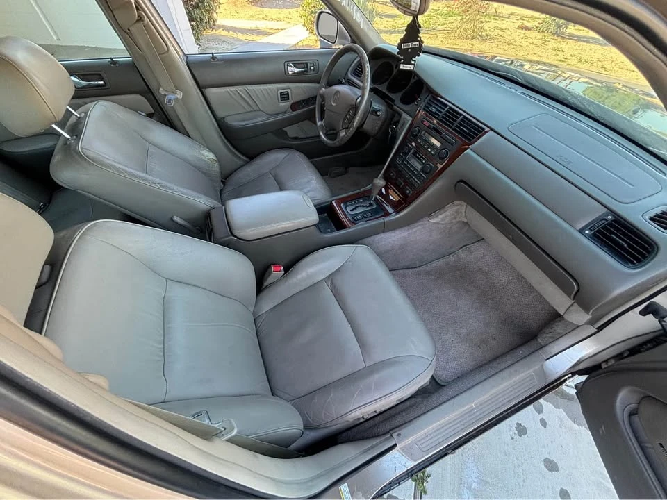 1999 Acura RL 1st Gen - Image 10 of 13