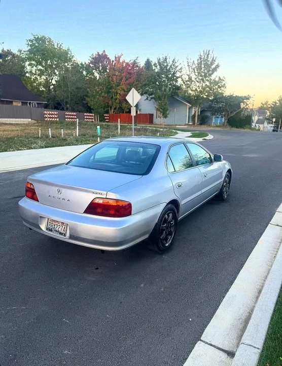 1999 Acura TL 2nd Gen - Image 8 of 12