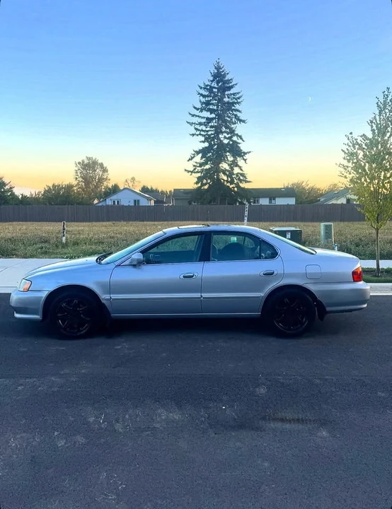 1999 Acura TL 2nd Gen - Image 9 of 12