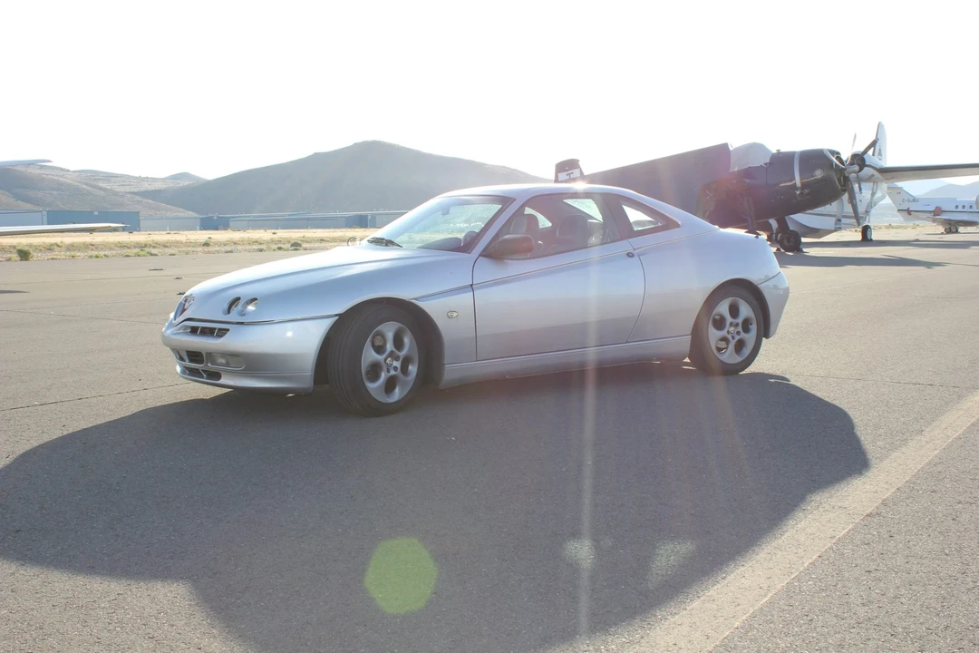 1999 Alfa Romeo 916 GTV & Spider - Image 8 of 31