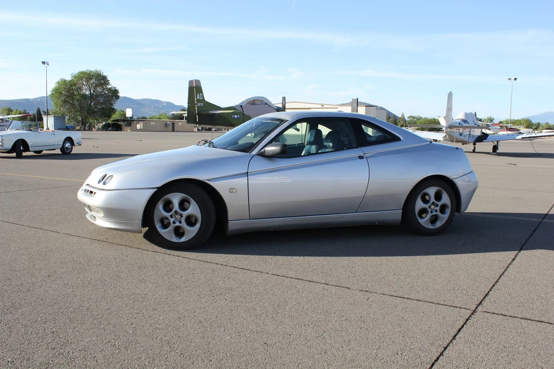 1999 Alfa Romeo 916 GTV & Spider - Image 9 of 31