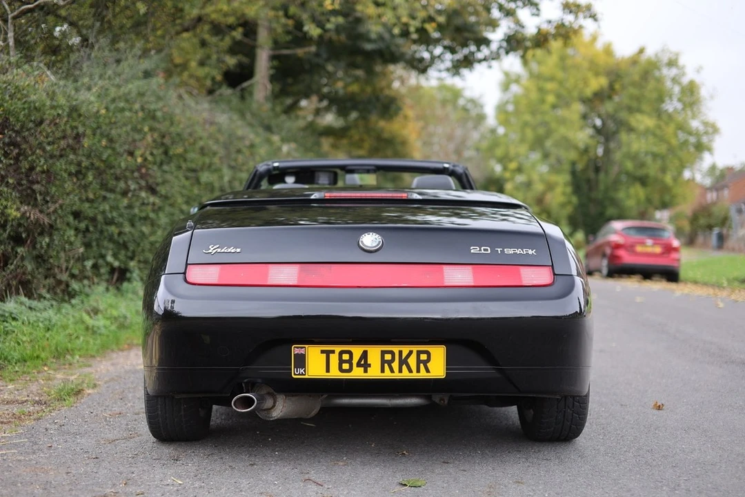 1999 Alfa Romeo 916 GTV & Spider - Image 9 of 30