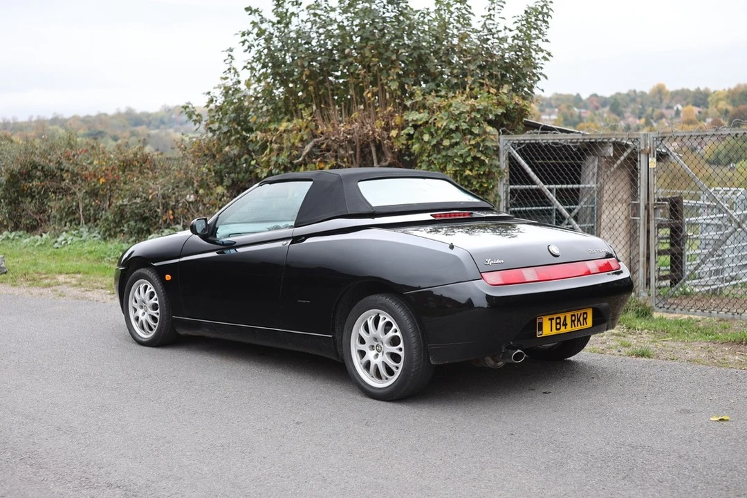 1999 Alfa Romeo 916 GTV & Spider - Image 20 of 30