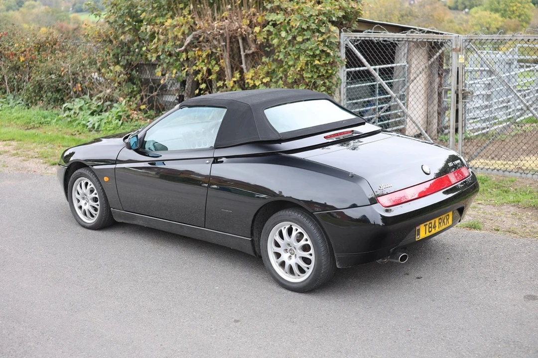 1999 Alfa Romeo 916 GTV & Spider - Image 18 of 30