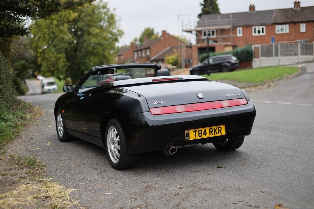 1999 Alfa Romeo 916 GTV & Spider - Image 12 of 30