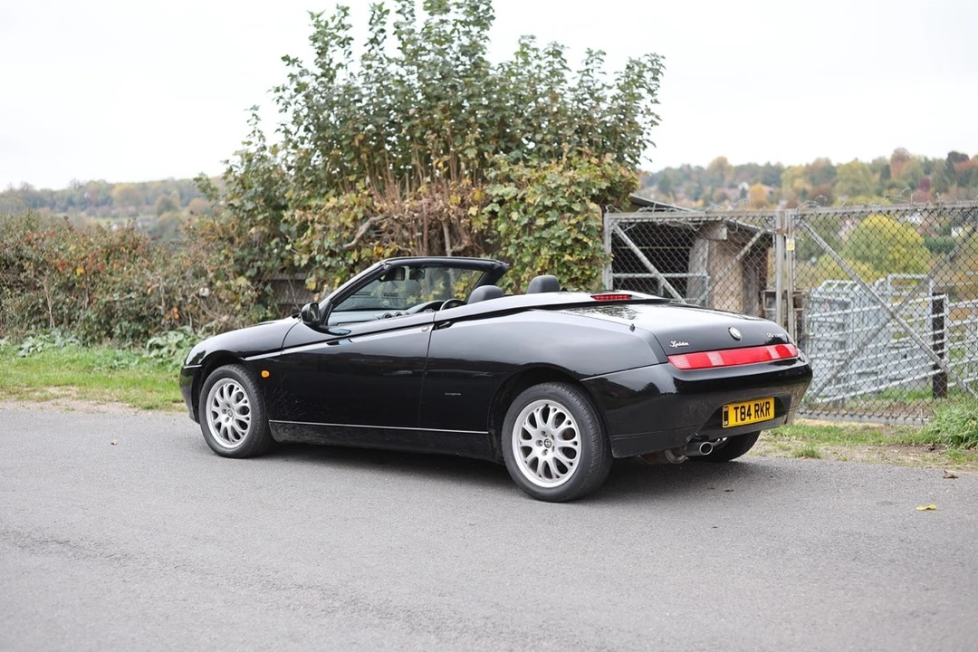 1999 Alfa Romeo 916 GTV & Spider - Image 13 of 30