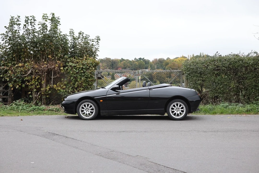 1999 Alfa Romeo 916 GTV & Spider - Image 14 of 30