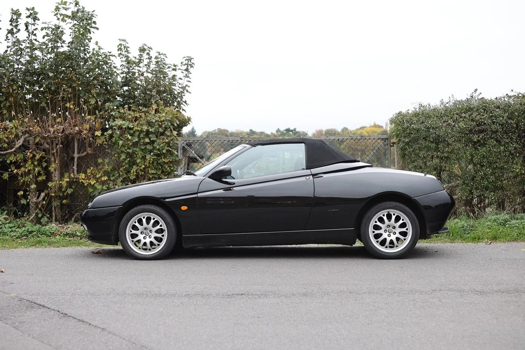 1999 Alfa Romeo 916 GTV & Spider - Image 19 of 30