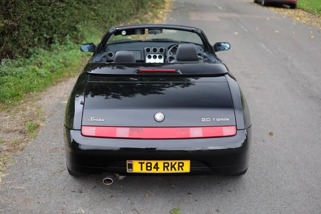 1999 Alfa Romeo 916 GTV & Spider - Image 8 of 30