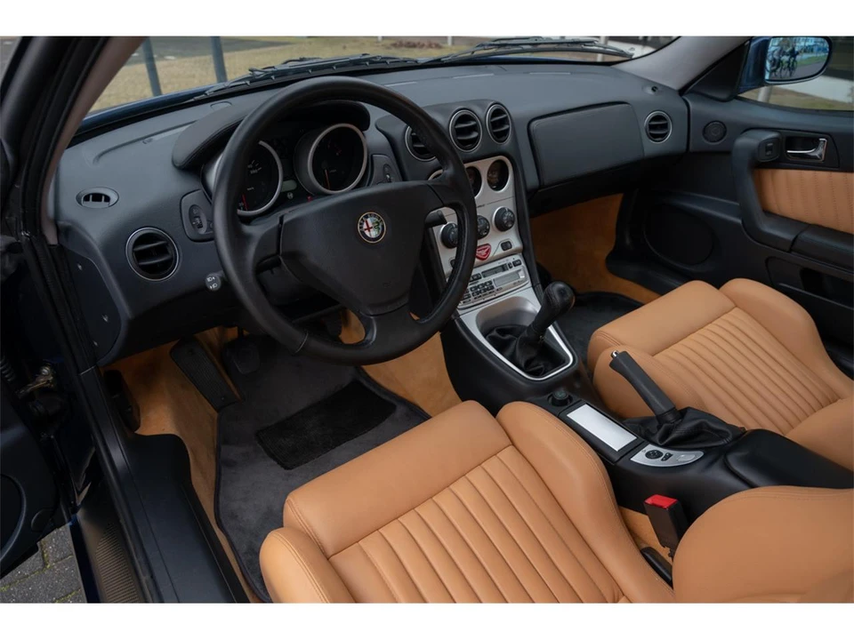 1999 Alfa Romeo 916 GTV & Spider - Image 6 of 11