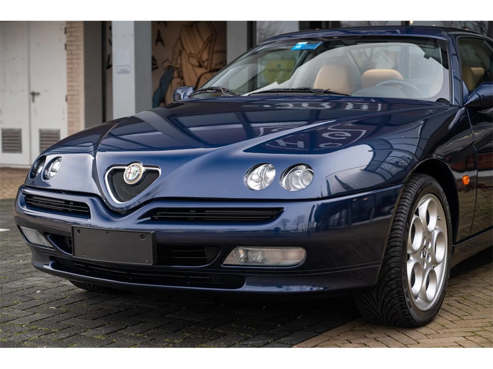 1999 Alfa Romeo 916 GTV & Spider - Image 10 of 11