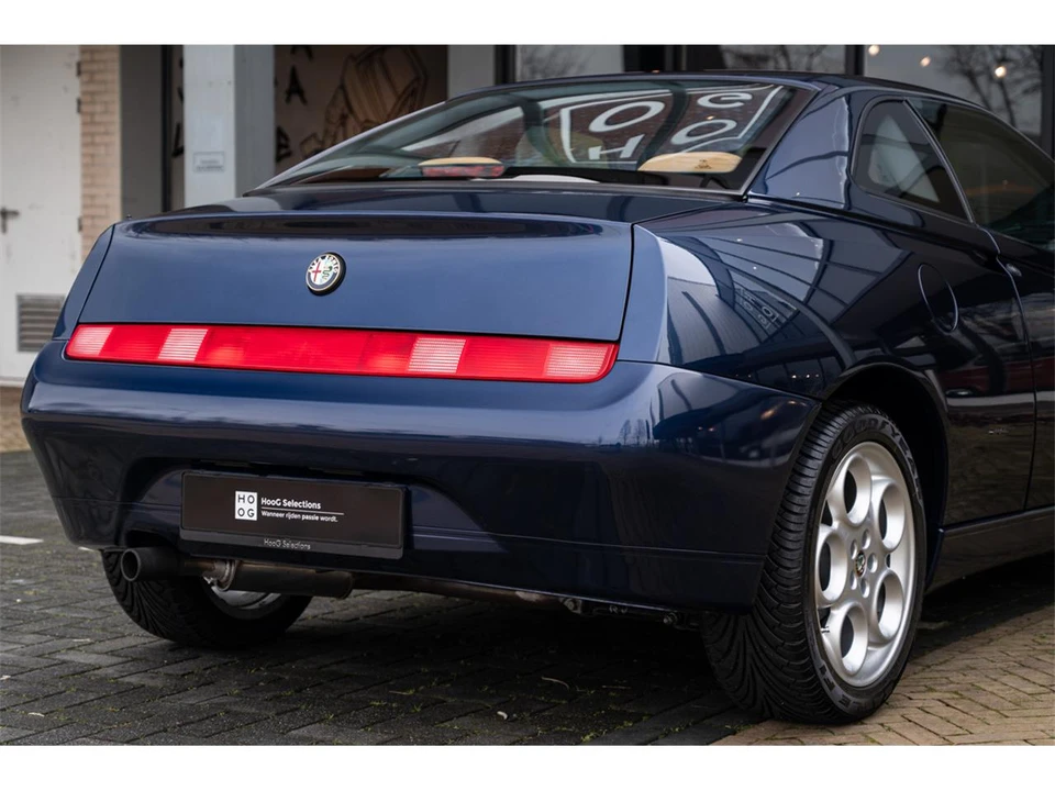 1999 Alfa Romeo 916 GTV & Spider - Image 4 of 11