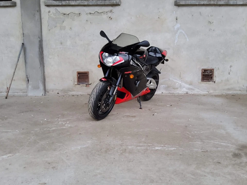 1999 Aprilia - Image 2 of 30