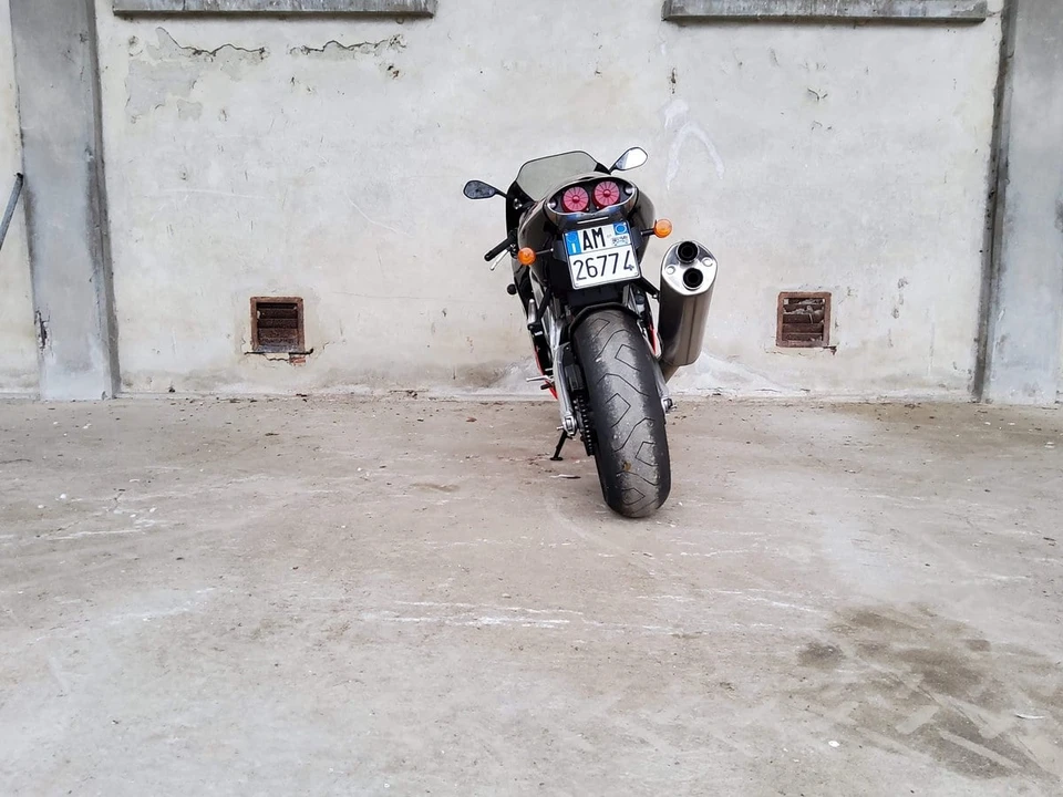 1999 Aprilia - Image 10 of 30
