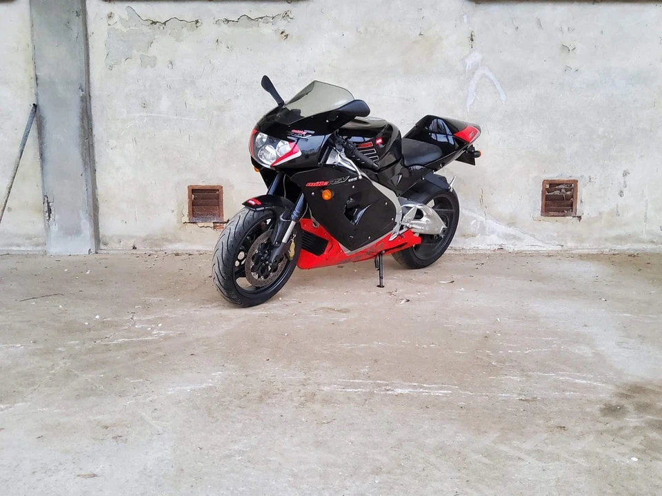 1999 Aprilia - Image 5 of 30