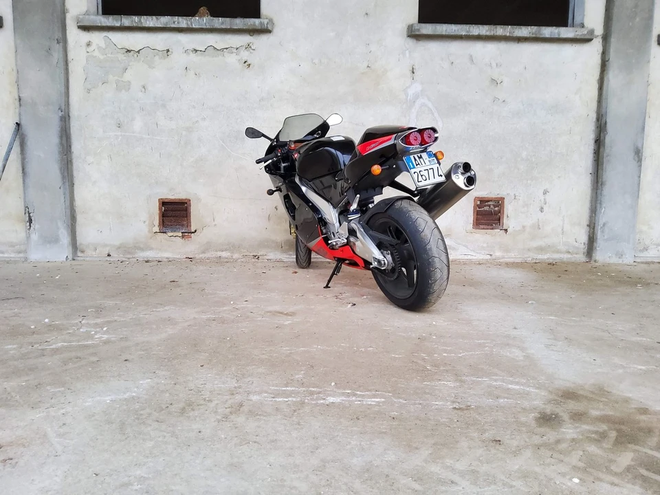 1999 Aprilia - Image 9 of 30