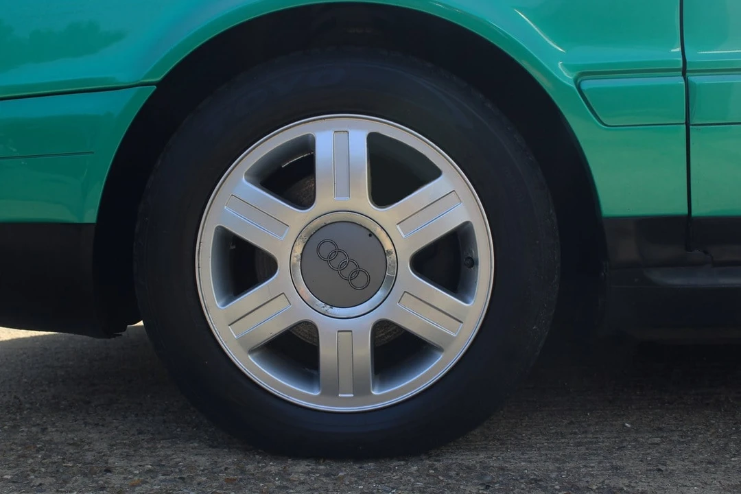 1999 Audi Coupe & Cabriolet - Image 16 of 30