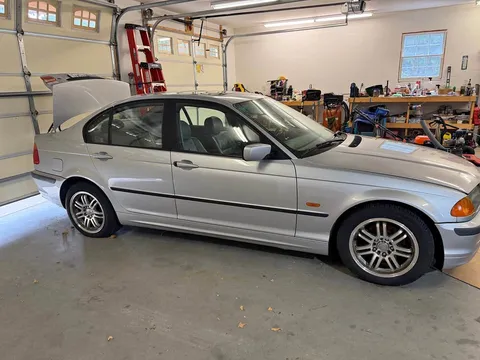 1999 BMW 3 Series 323i Sedan 4D