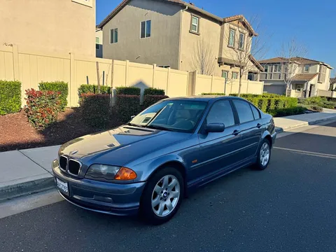 1999 BMW 3 Series 323i Sedan