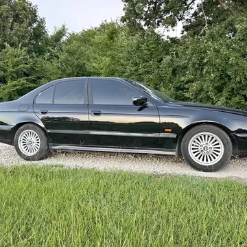 1999 BMW 528i Sedan