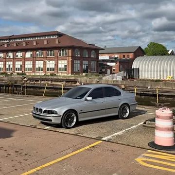 1999 BMW 528i Sedan