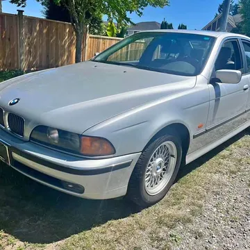 1999 BMW 540i