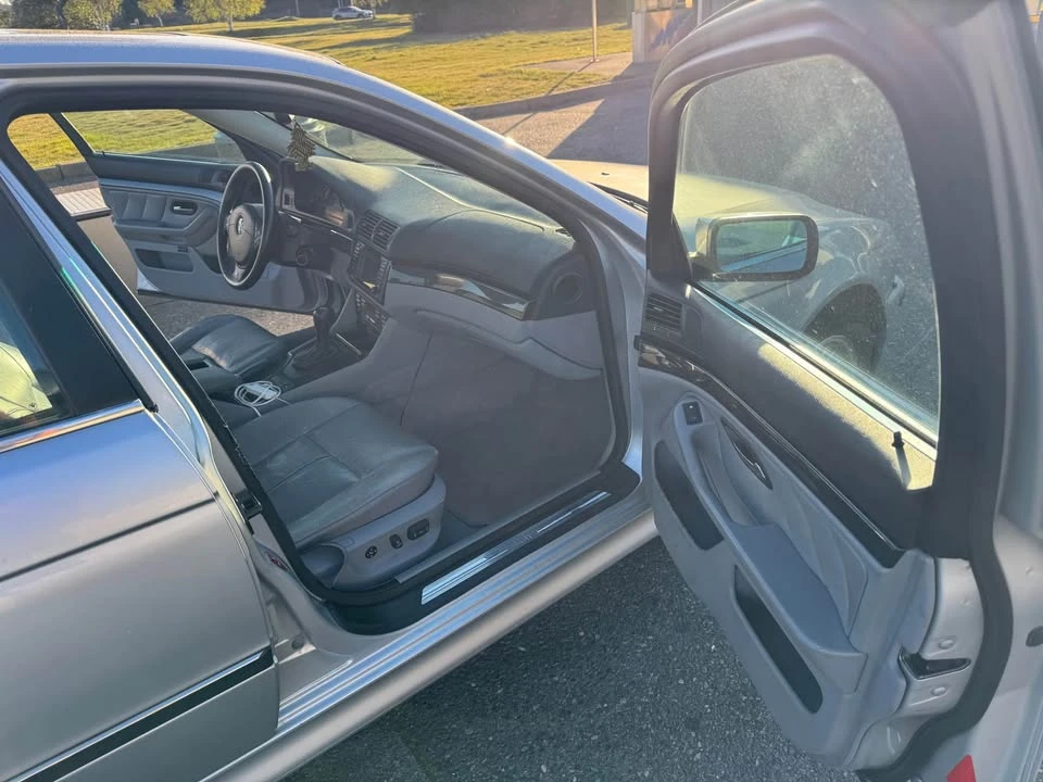 1999 BMW E39 540i - Image 11 of 13