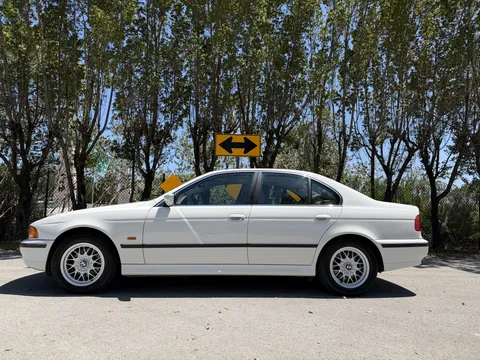 1999 BMW 528i Automatic