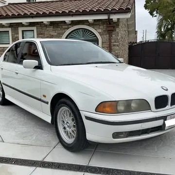 1999 BMW 528i