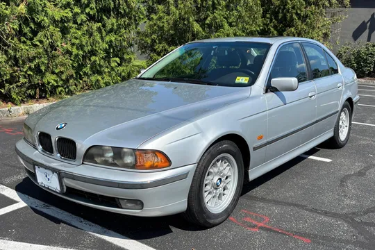 1999 BMW 528i Sedan