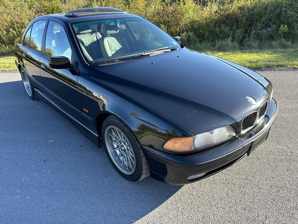 1999 BMW E39 540i - Image 29 of 31