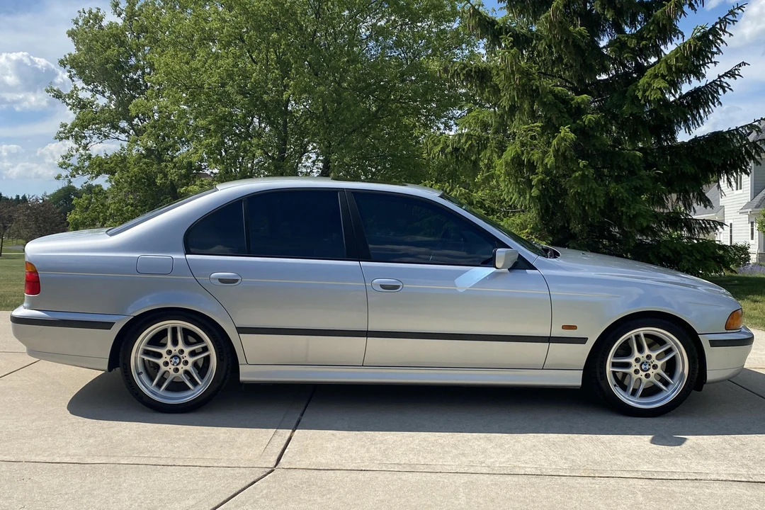 1999 BMW E39 540i - Image 2 of 31