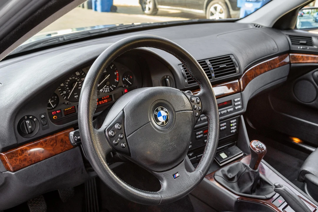 1999 BMW E39 540i - Image 26 of 31