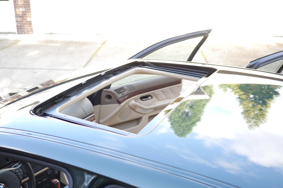1999 BMW E39 540i - Image 26 of 31