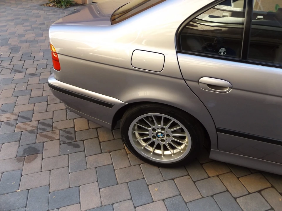1999 BMW E39 540i - Image 14 of 31