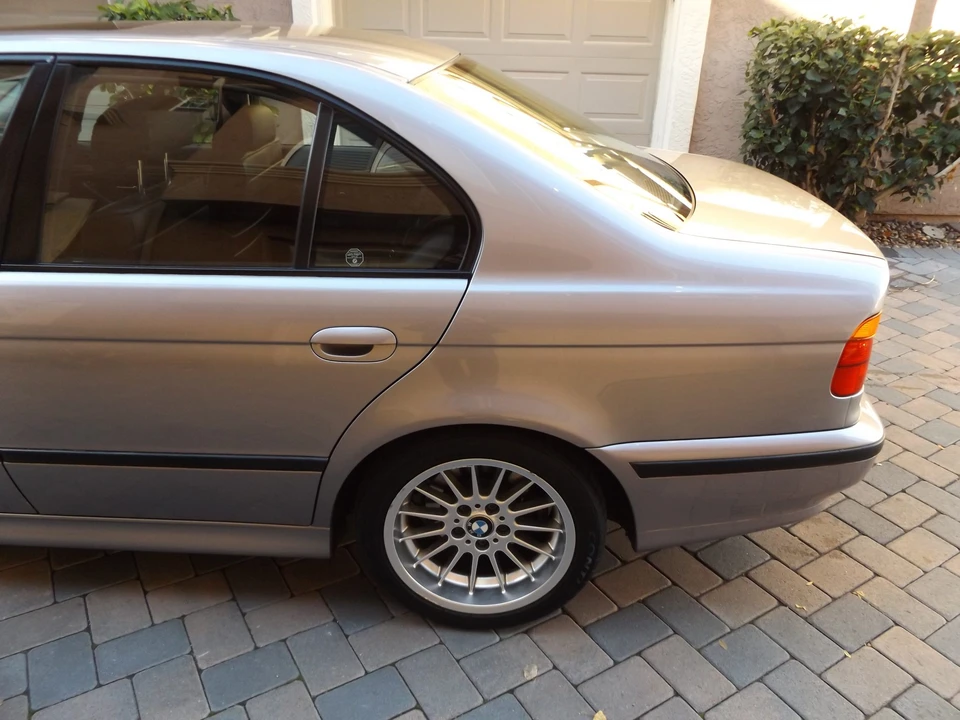 1999 BMW E39 540i - Image 16 of 31