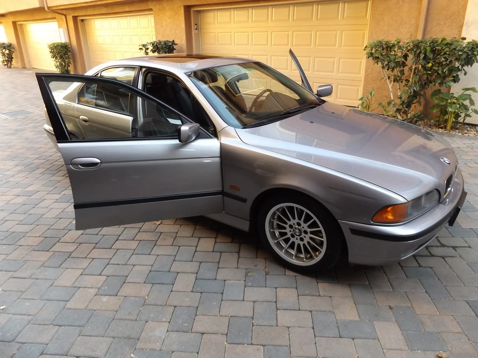 1999 BMW E39 540i - Image 12 of 31