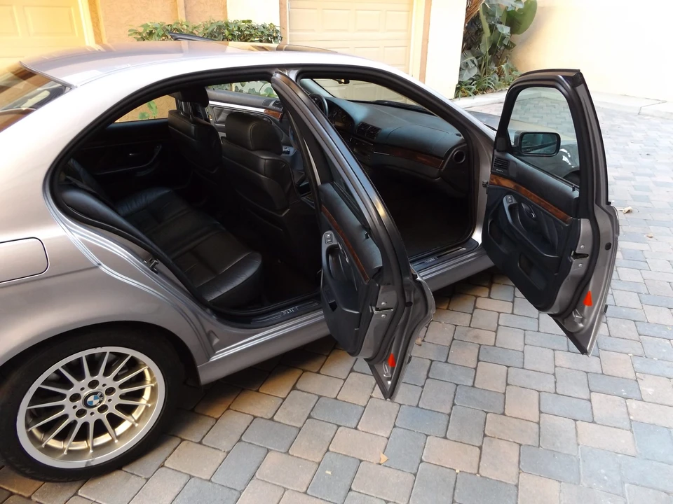 1999 BMW E39 540i - Image 10 of 31